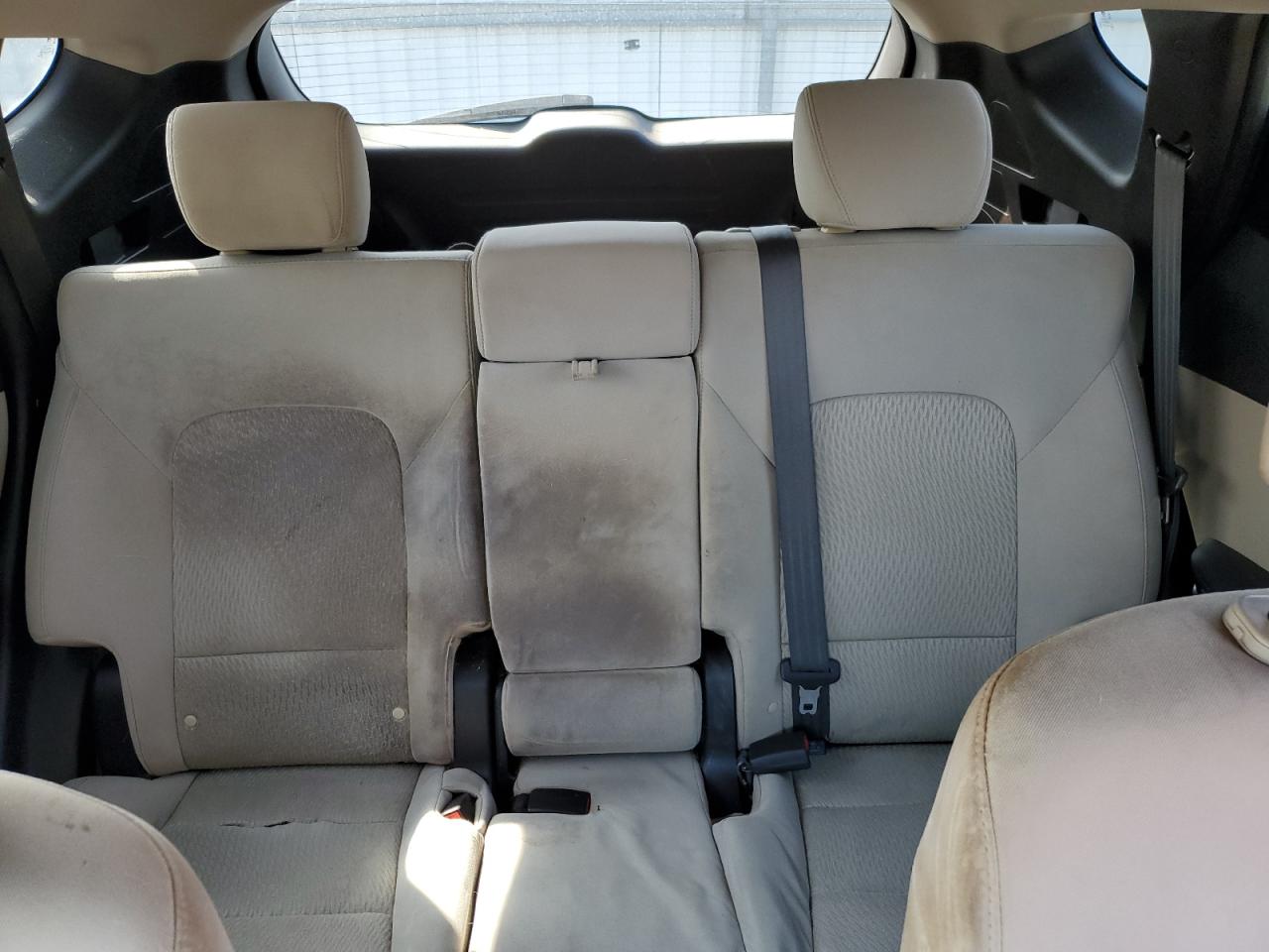 2017 Hyundai Santa Fe - Image 10