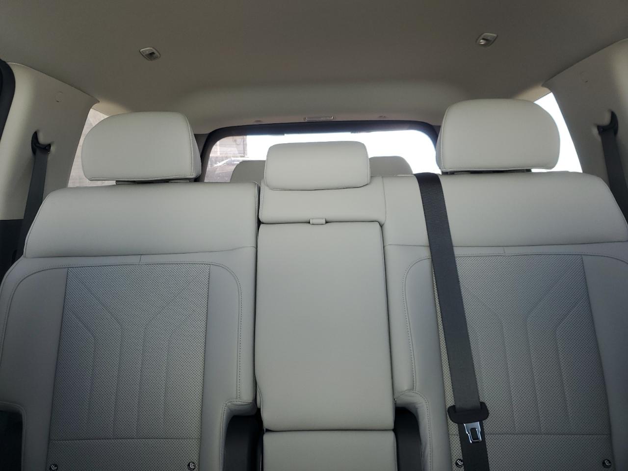 2024 Hyundai Santa Fe - Image 10