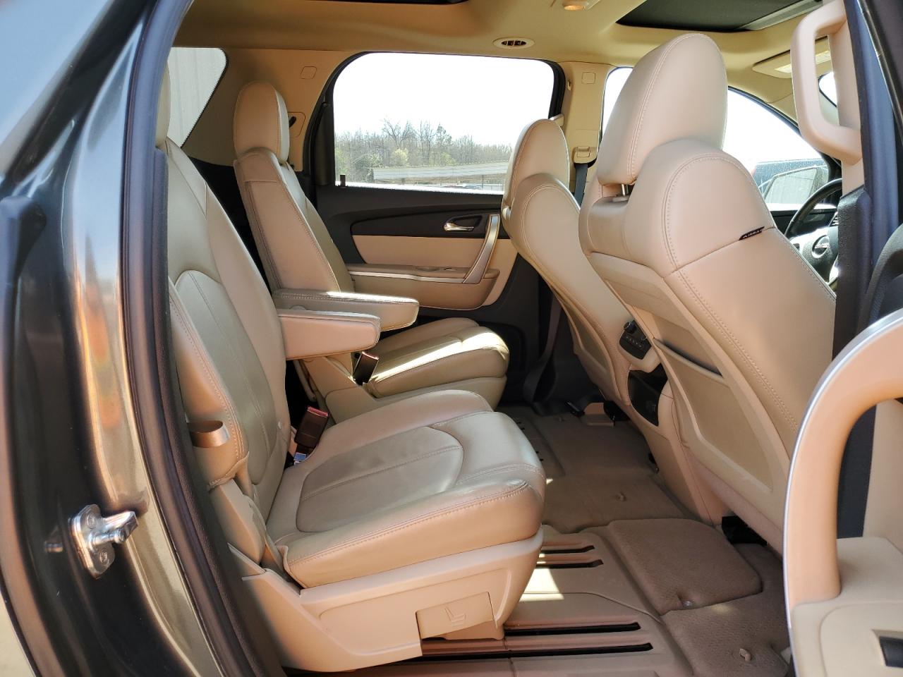 2011 GMC Acadia - Image 11