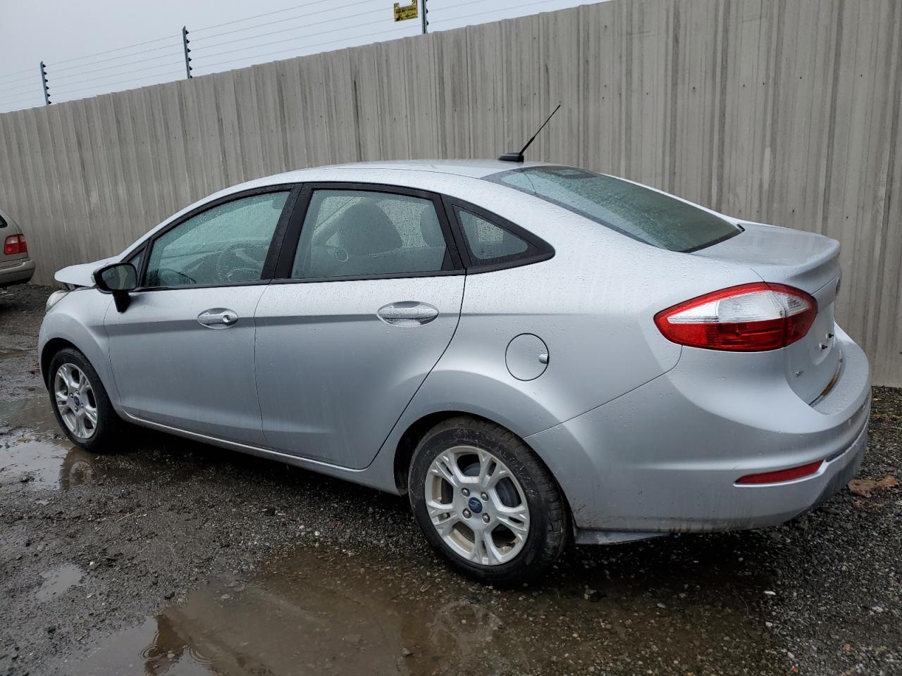 2014 Ford Fiesta - Image 2