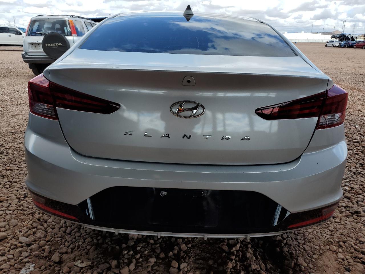 2020 Hyundai Elantra - Image 6