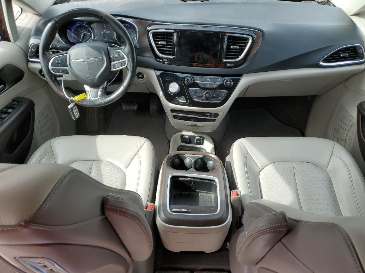 2018 Chrysler Pacifica - Image 8