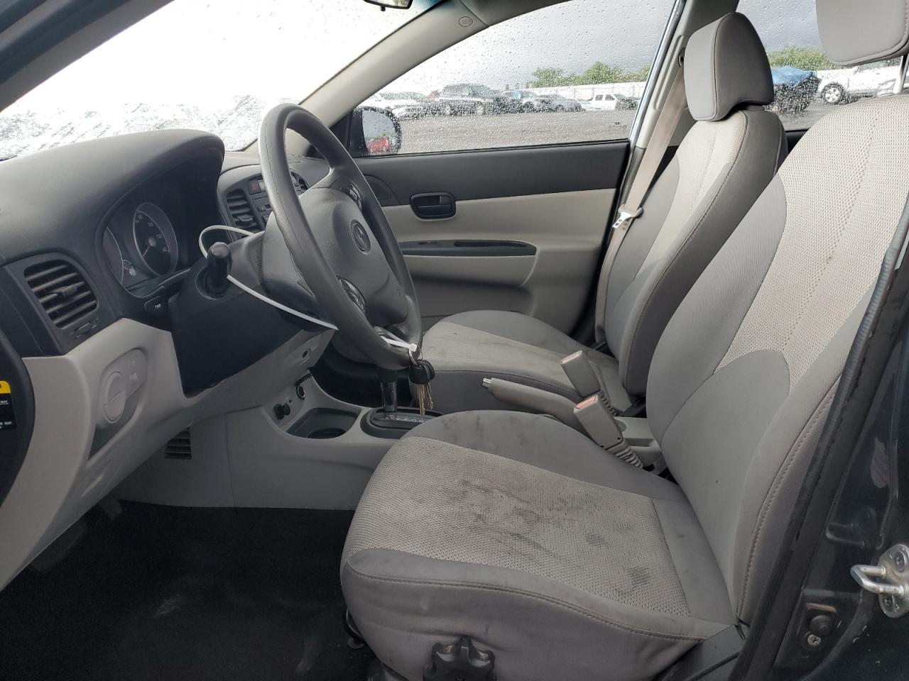 2011 Hyundai Accent - Image 7