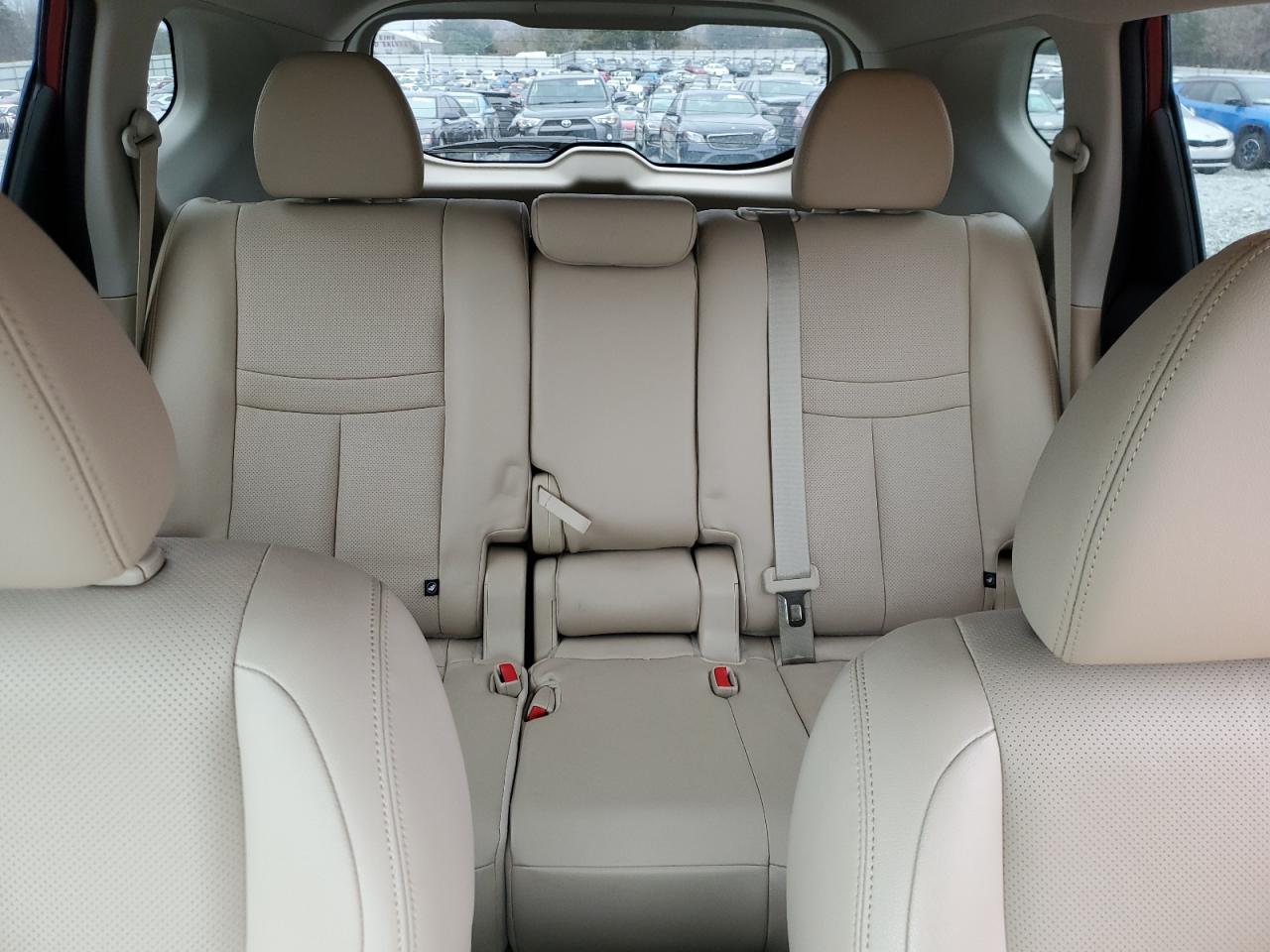 2015 Nissan Rogue - Image 10