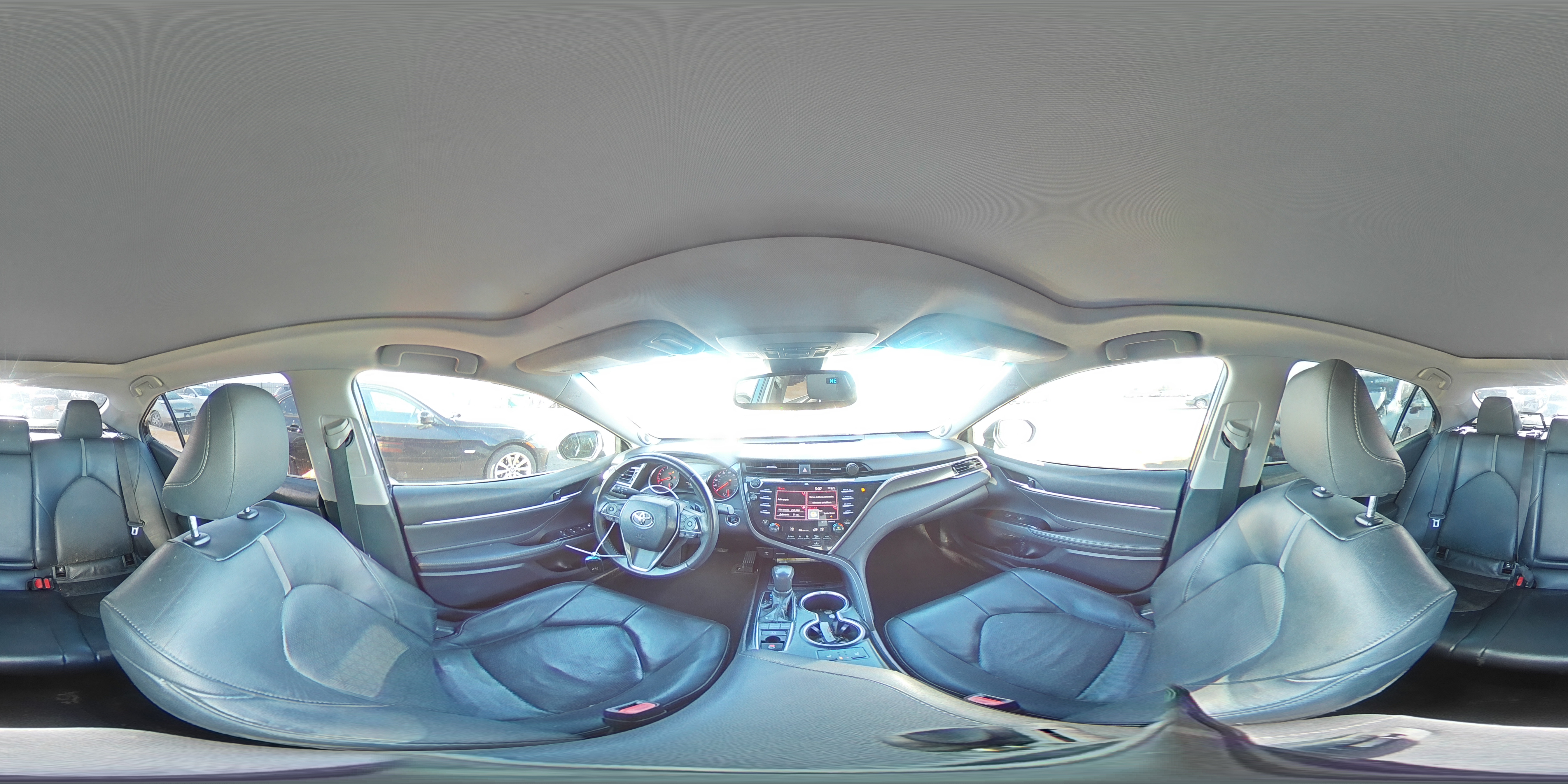 2018 Toyota Camry - Image 12