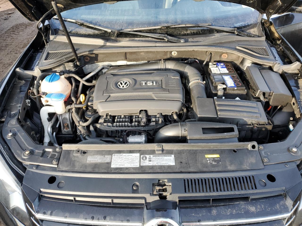 2015 Volkswagen Passat - Image 11