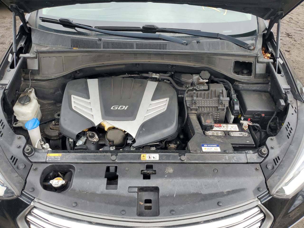 2017 Hyundai Santa Fe - Image 12