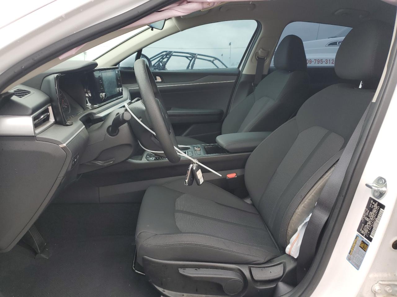 2024 Kia K5 - Image 7