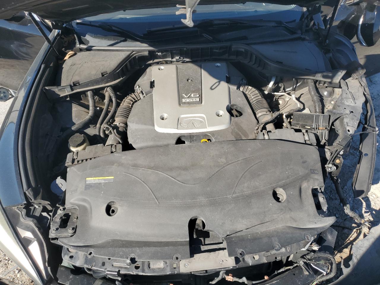 2018 Infiniti Q70 - Image 12