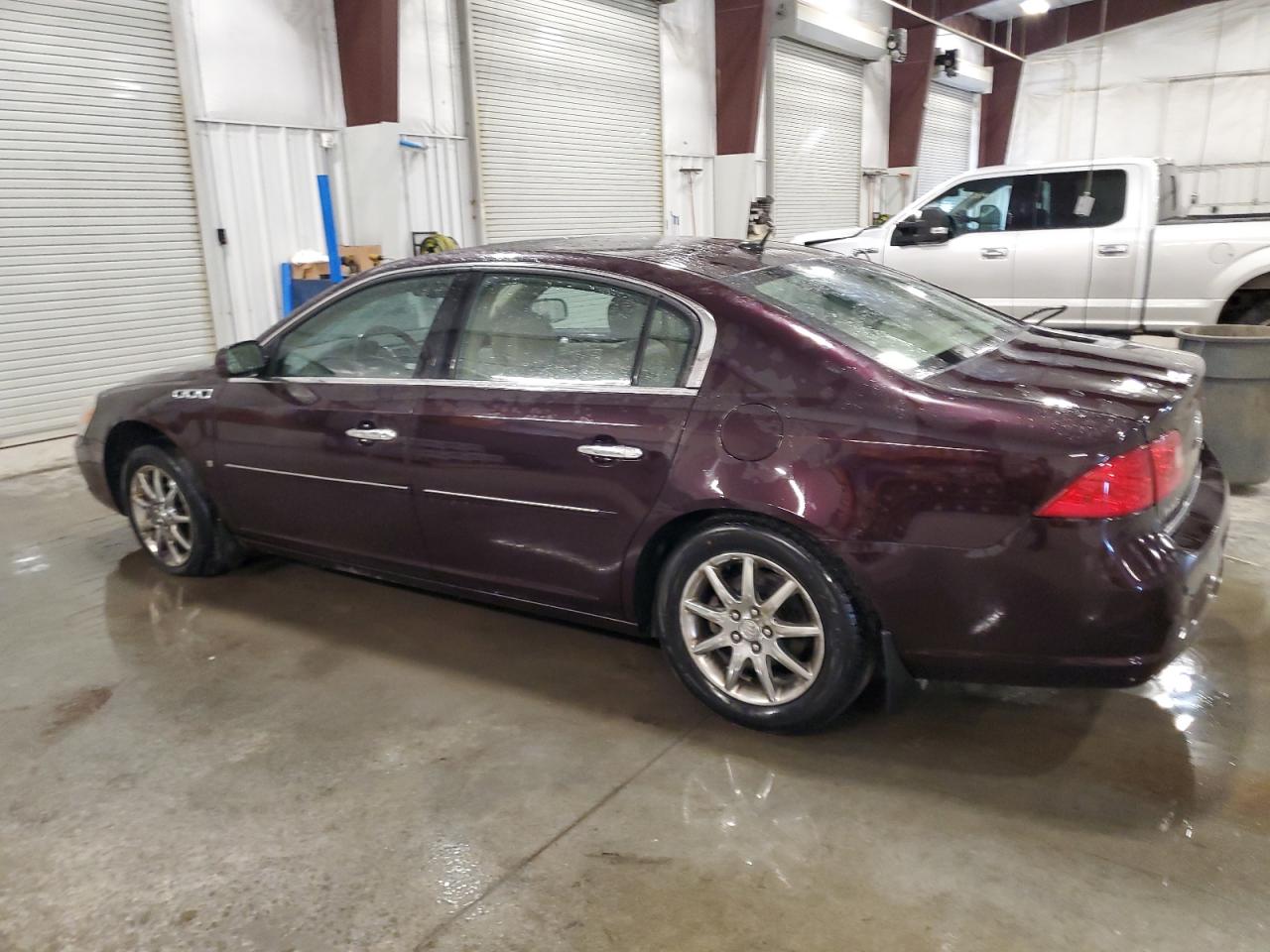 2008 Buick Lucerne - Image 2