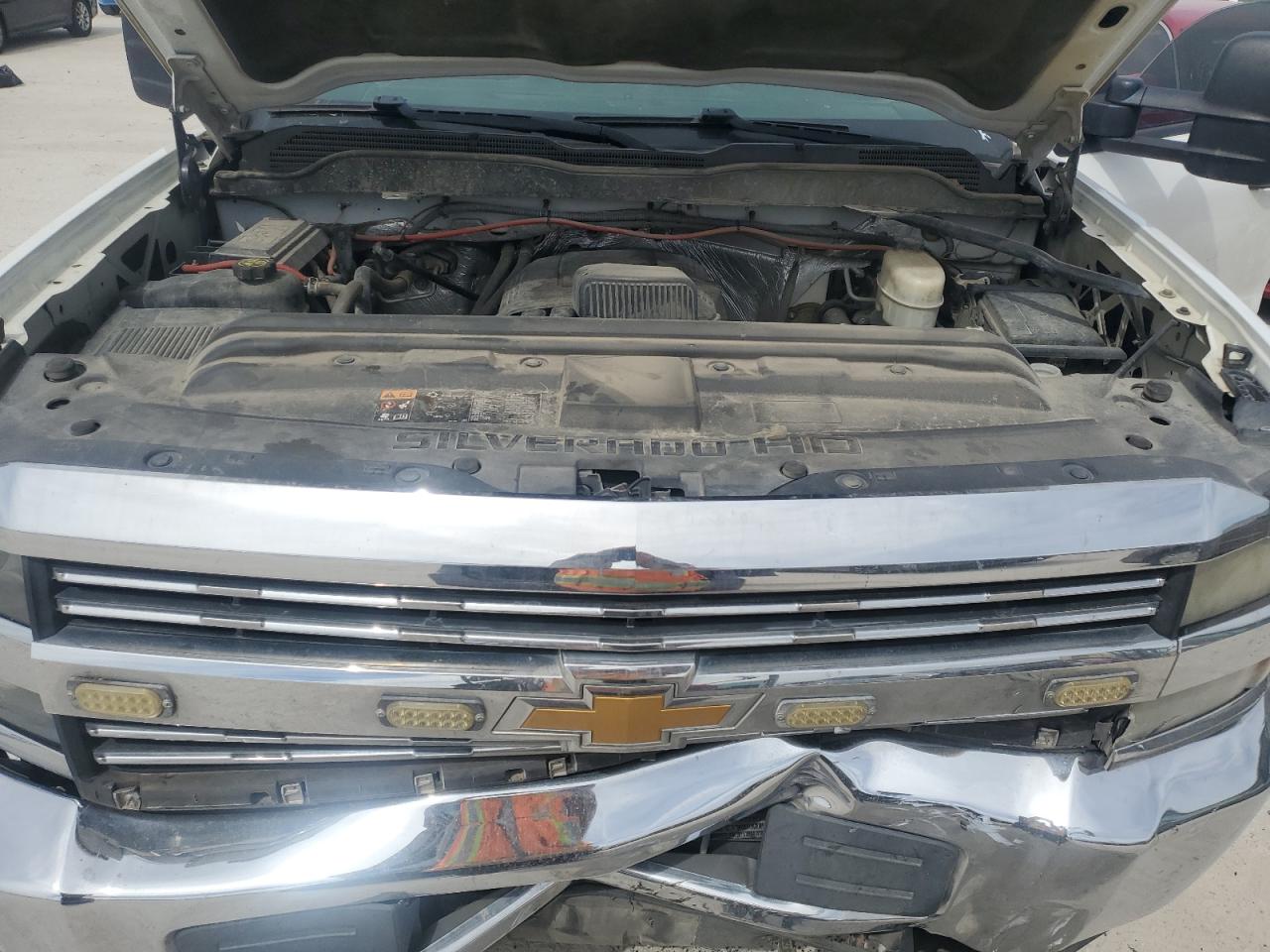 2015 Chevrolet Silverado - Image 11