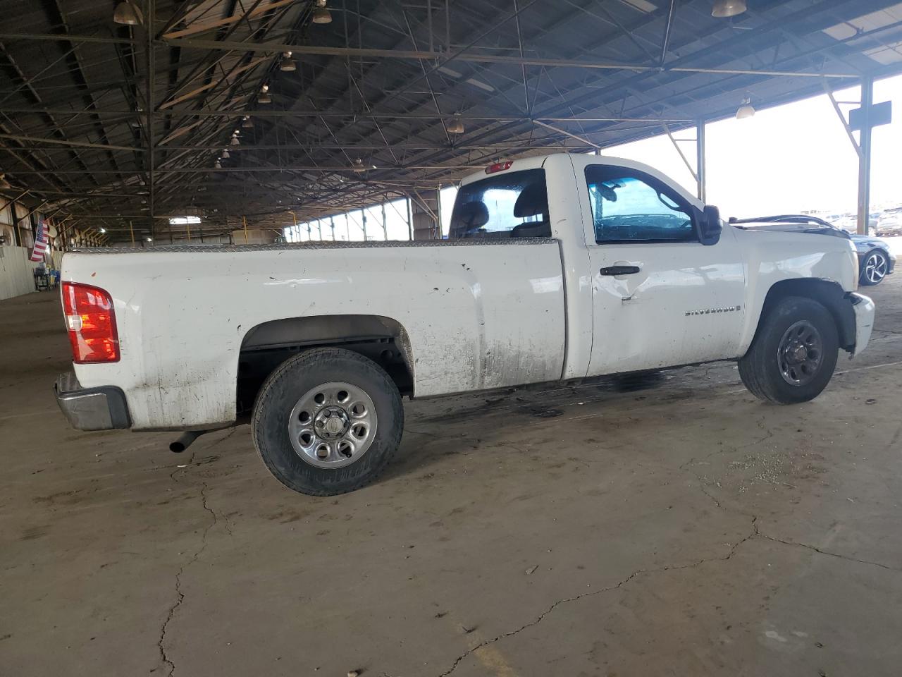 2007 Chevrolet Silverado - Image 3