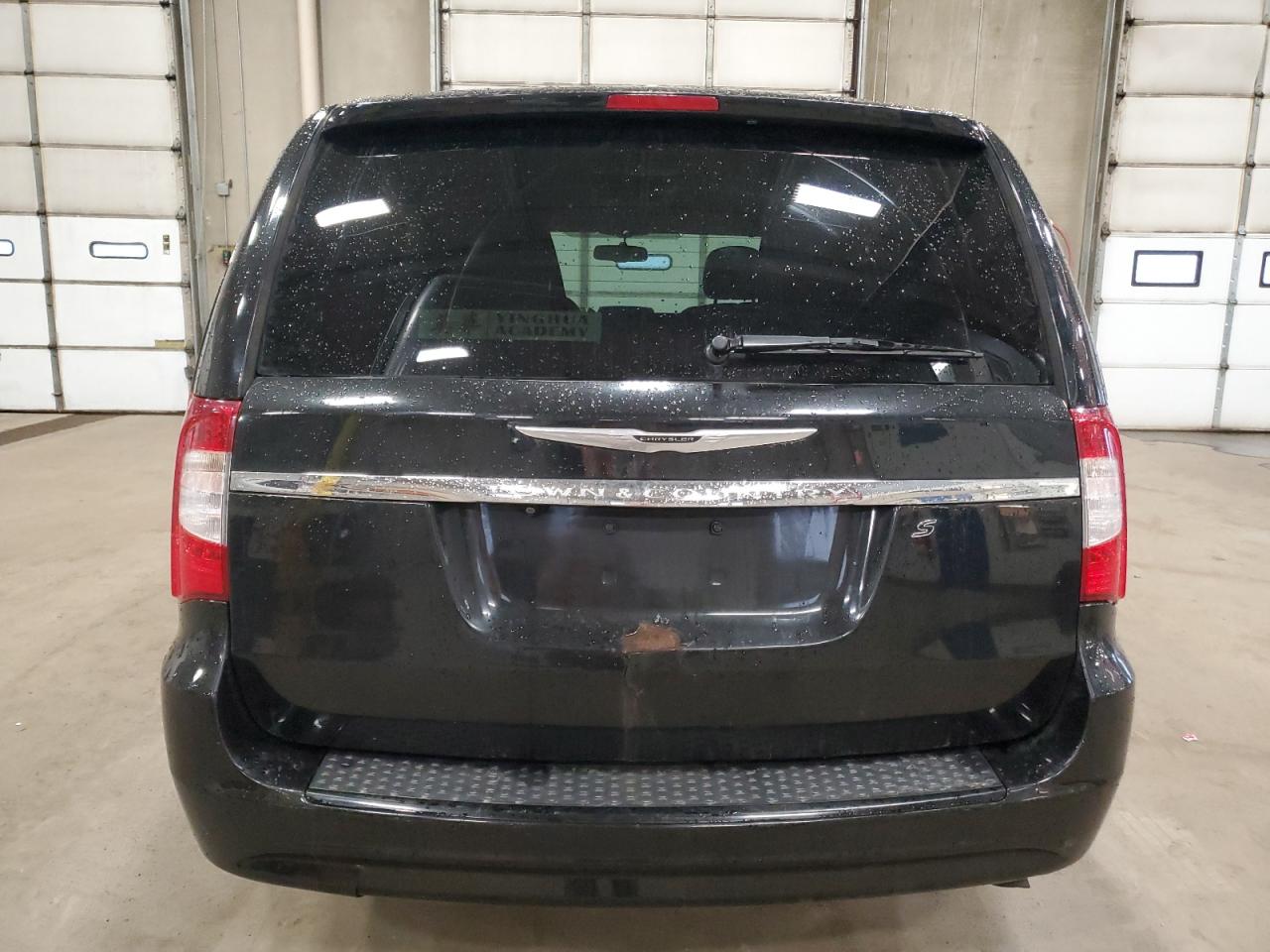 2014 Chrysler Town & Country - Image 6