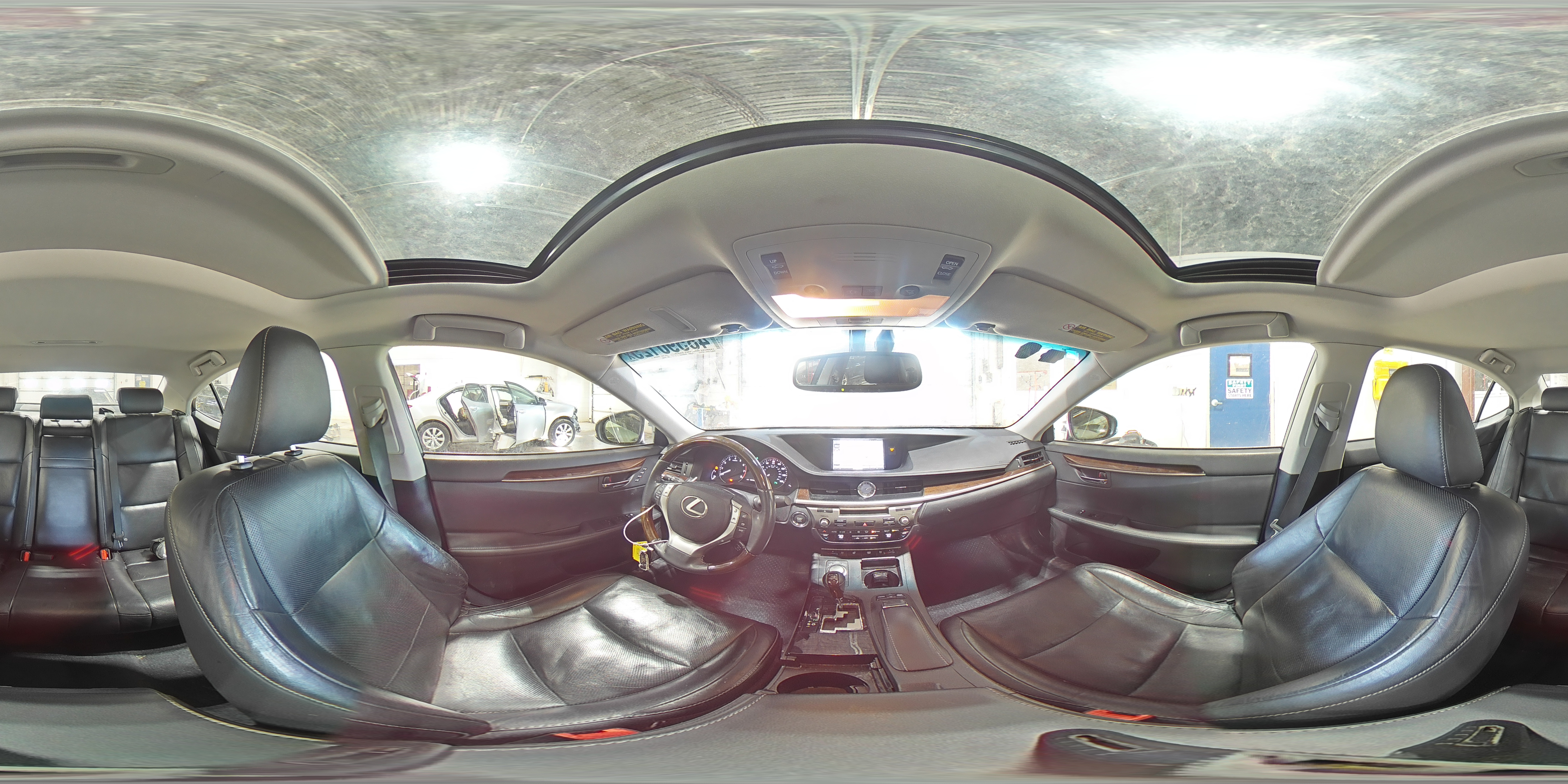 2014 Lexus ES - Image 13