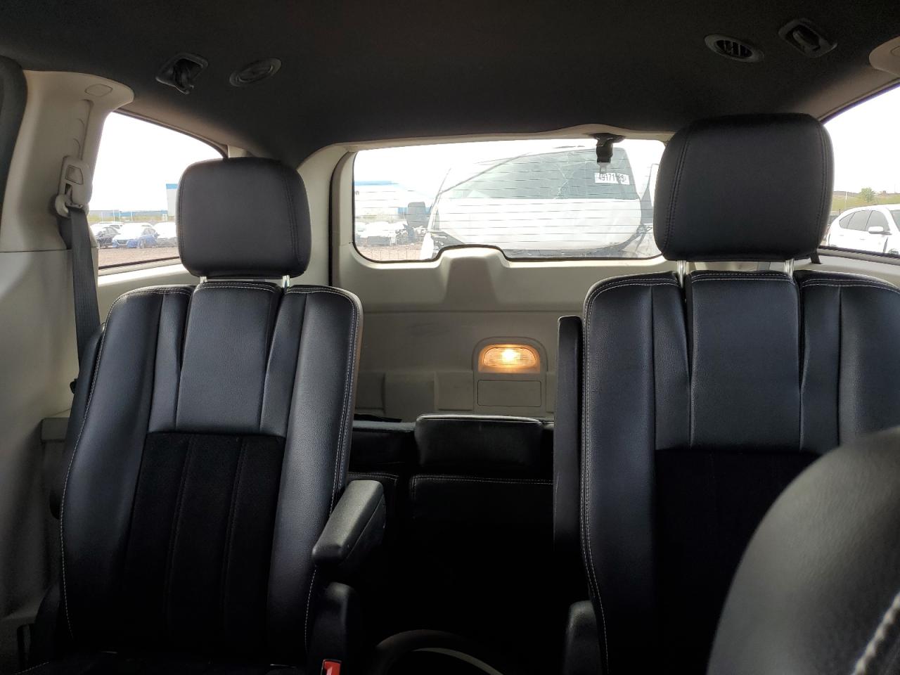 2018 Dodge Caravan - Image 10