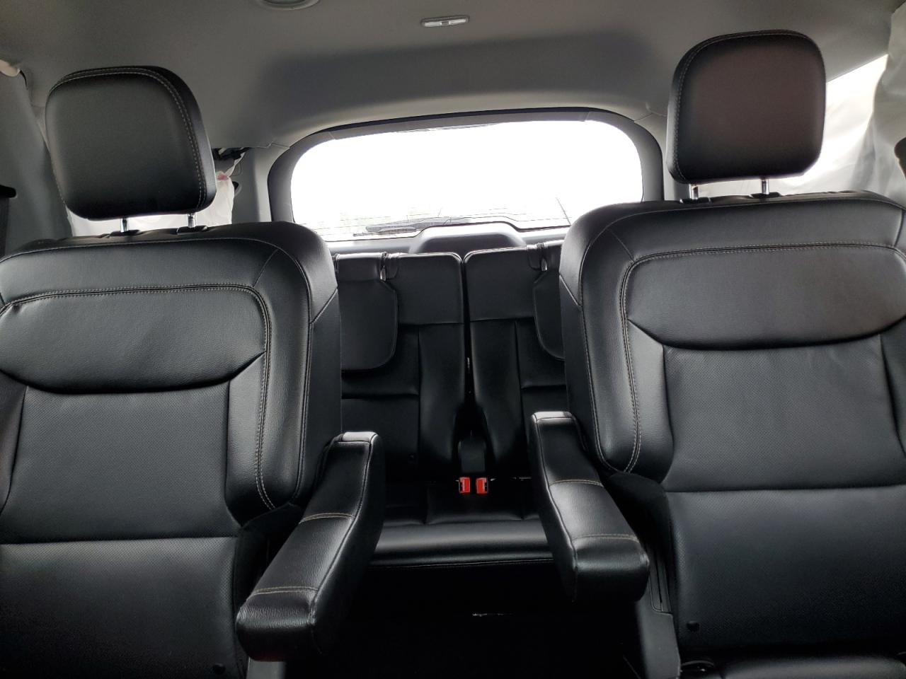 2022 Ford Explorer - Image 10