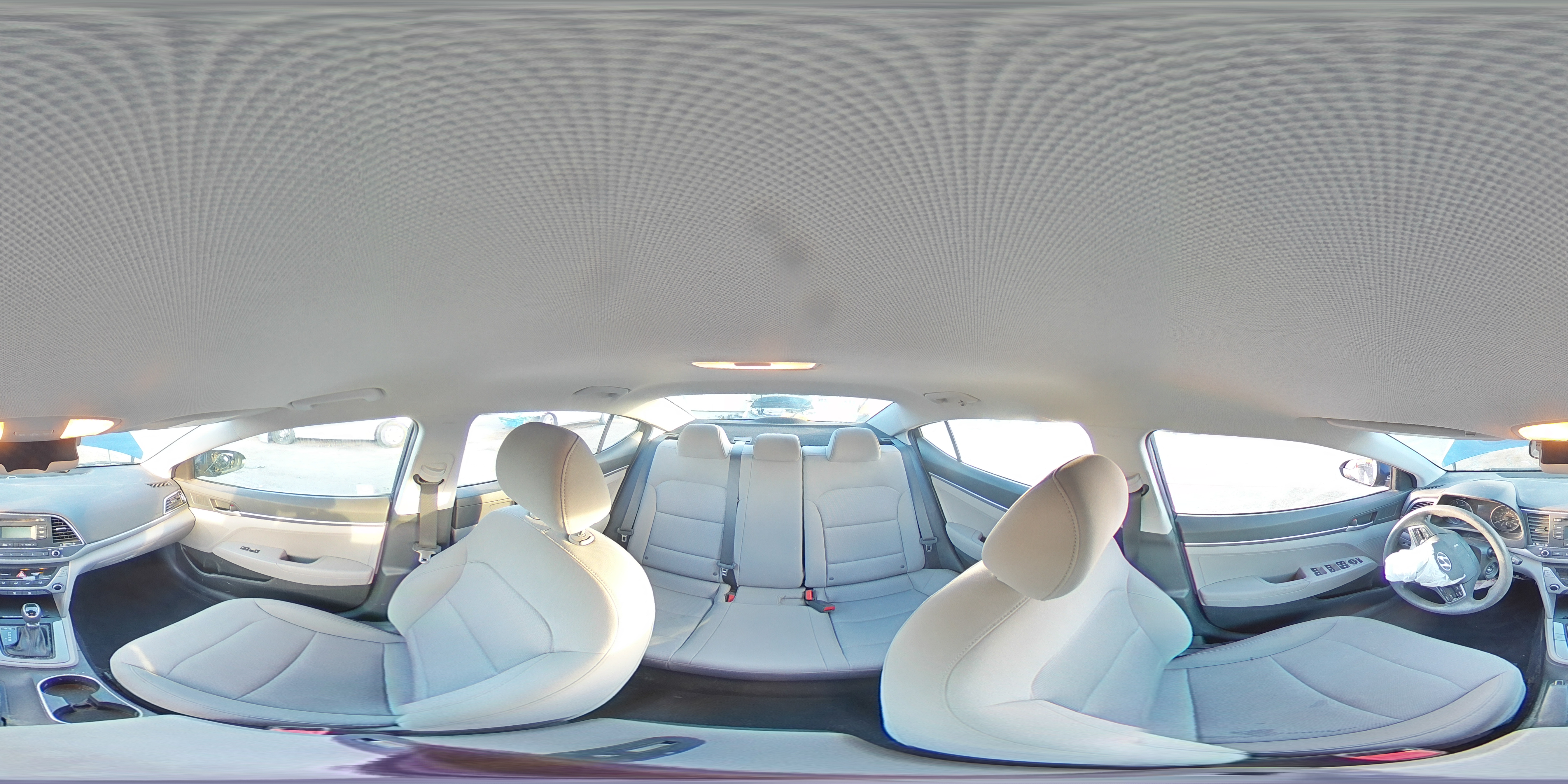 2018 Hyundai Elantra - Image 14