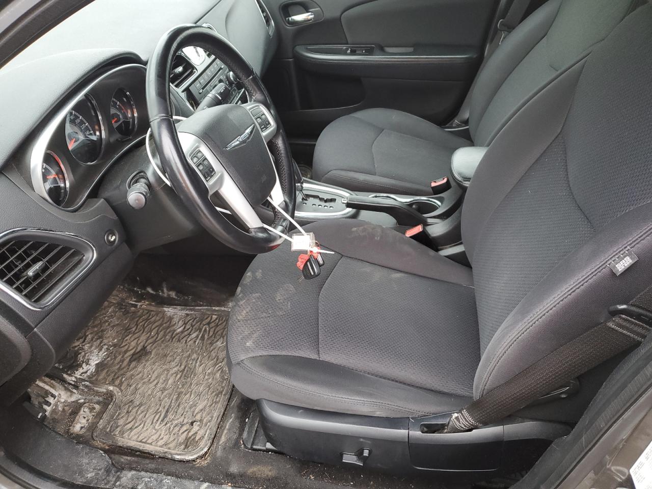 2012 Chrysler 200 - Image 7