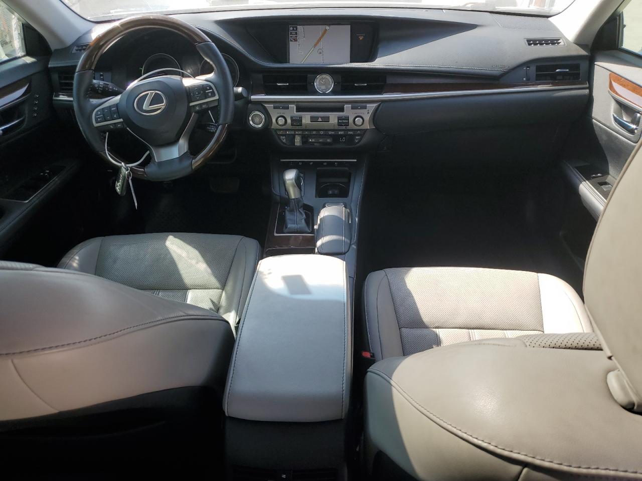2018 Lexus ES - Image 8