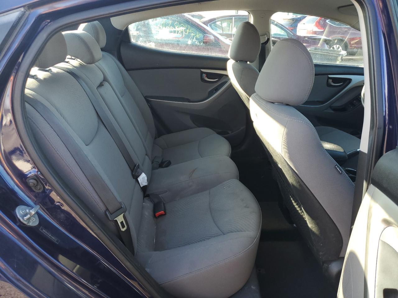 2014 Hyundai Elantra - Image 10