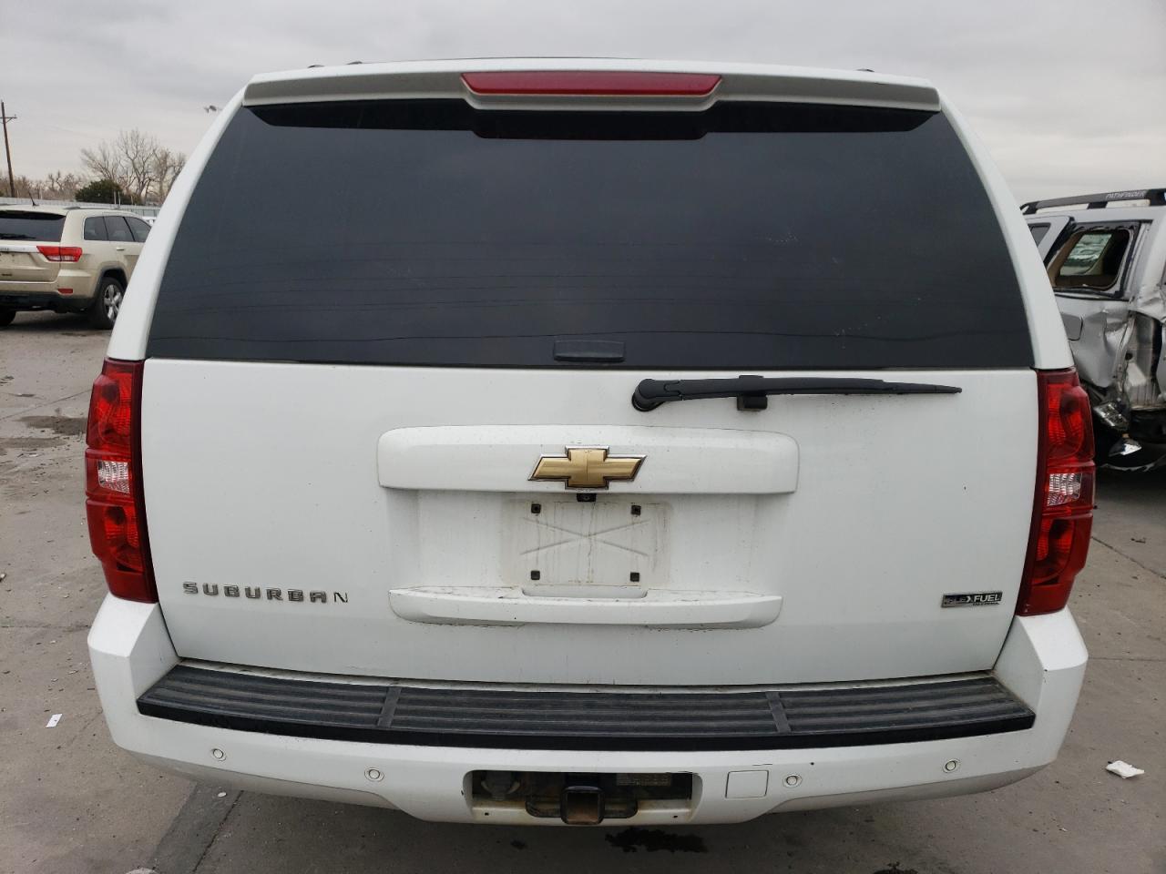 2007 Chevrolet Suburban - Image 6