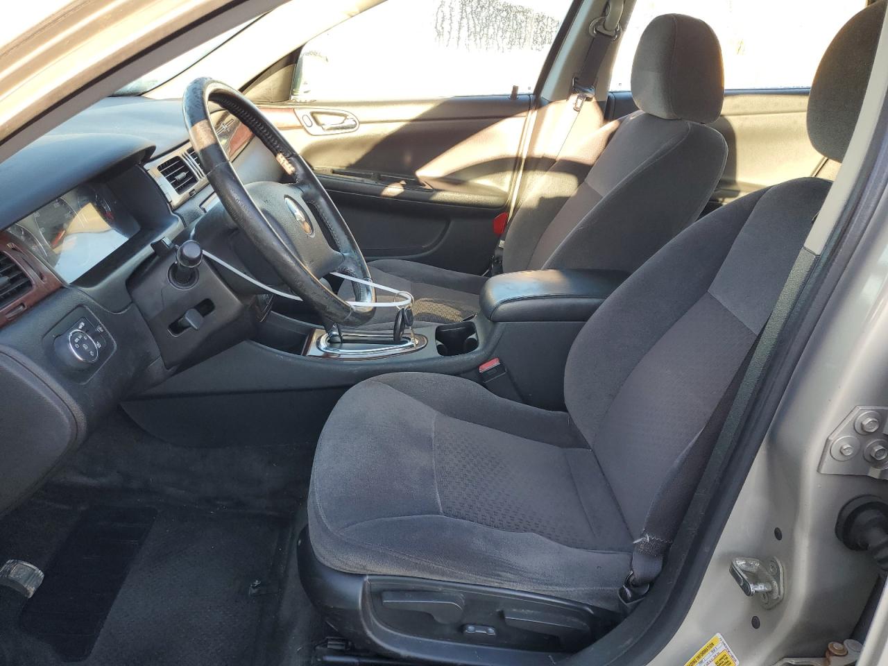 2010 Chevrolet Impala - Image 7