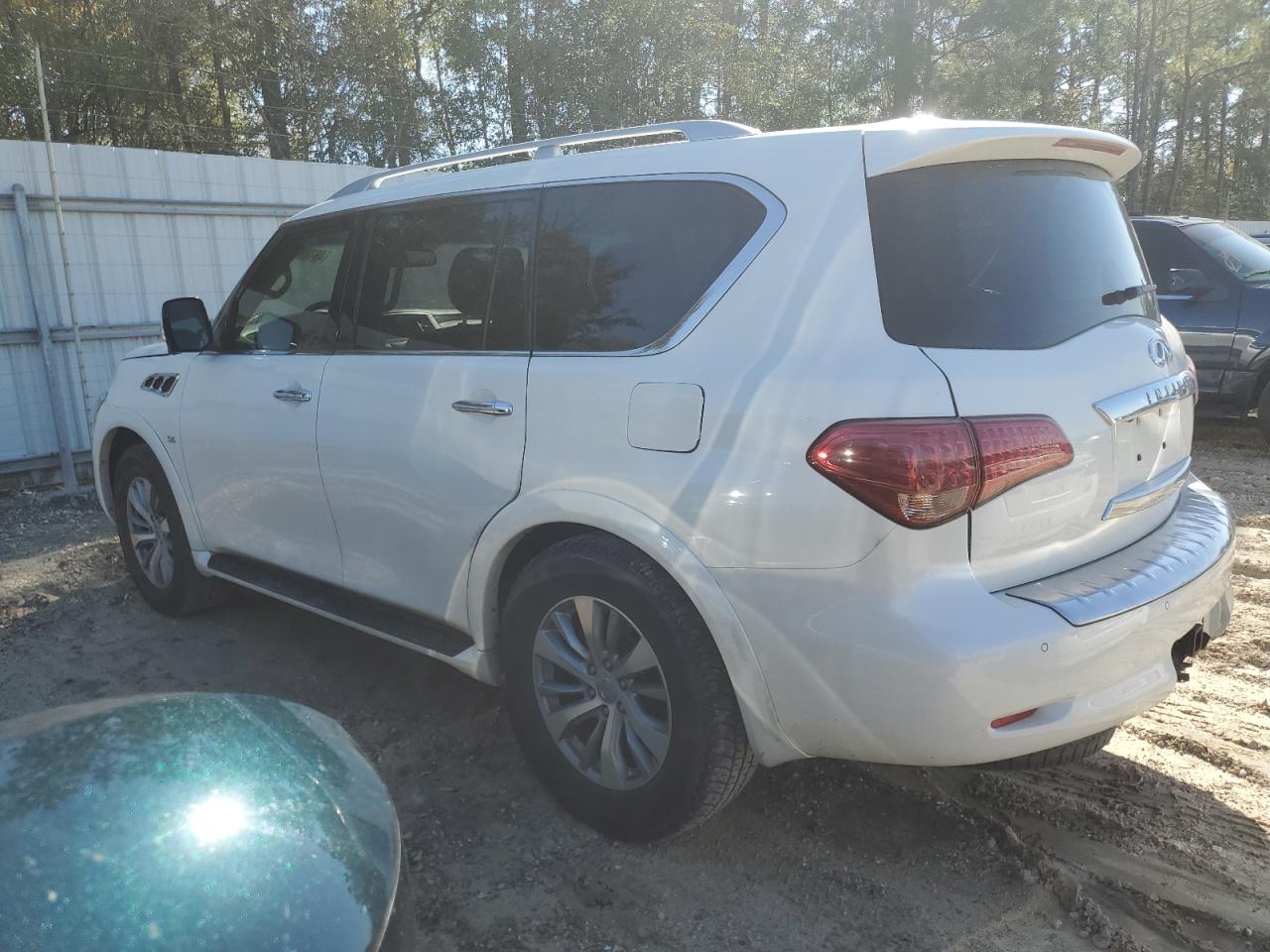 2017 Infiniti QX80 - Image 2