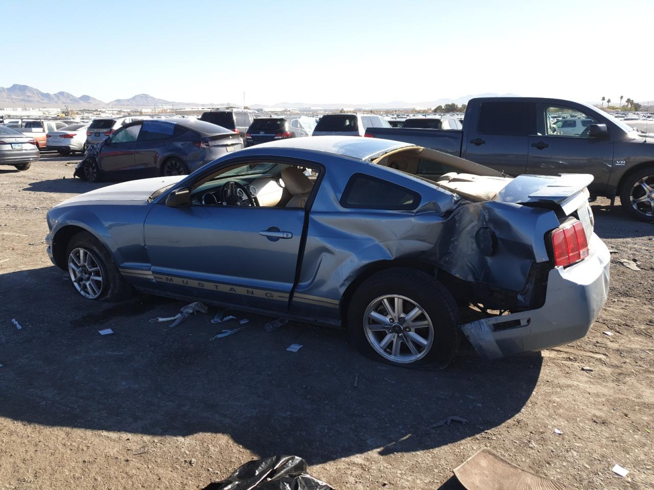 2007 Ford Mustang - Image 2