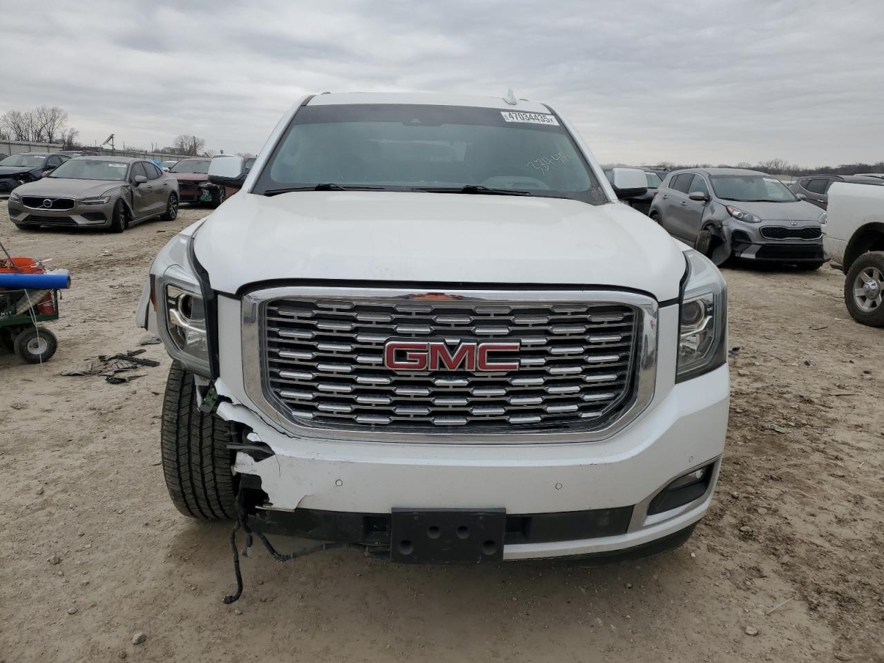 2018 GMC Yukon - Image 5