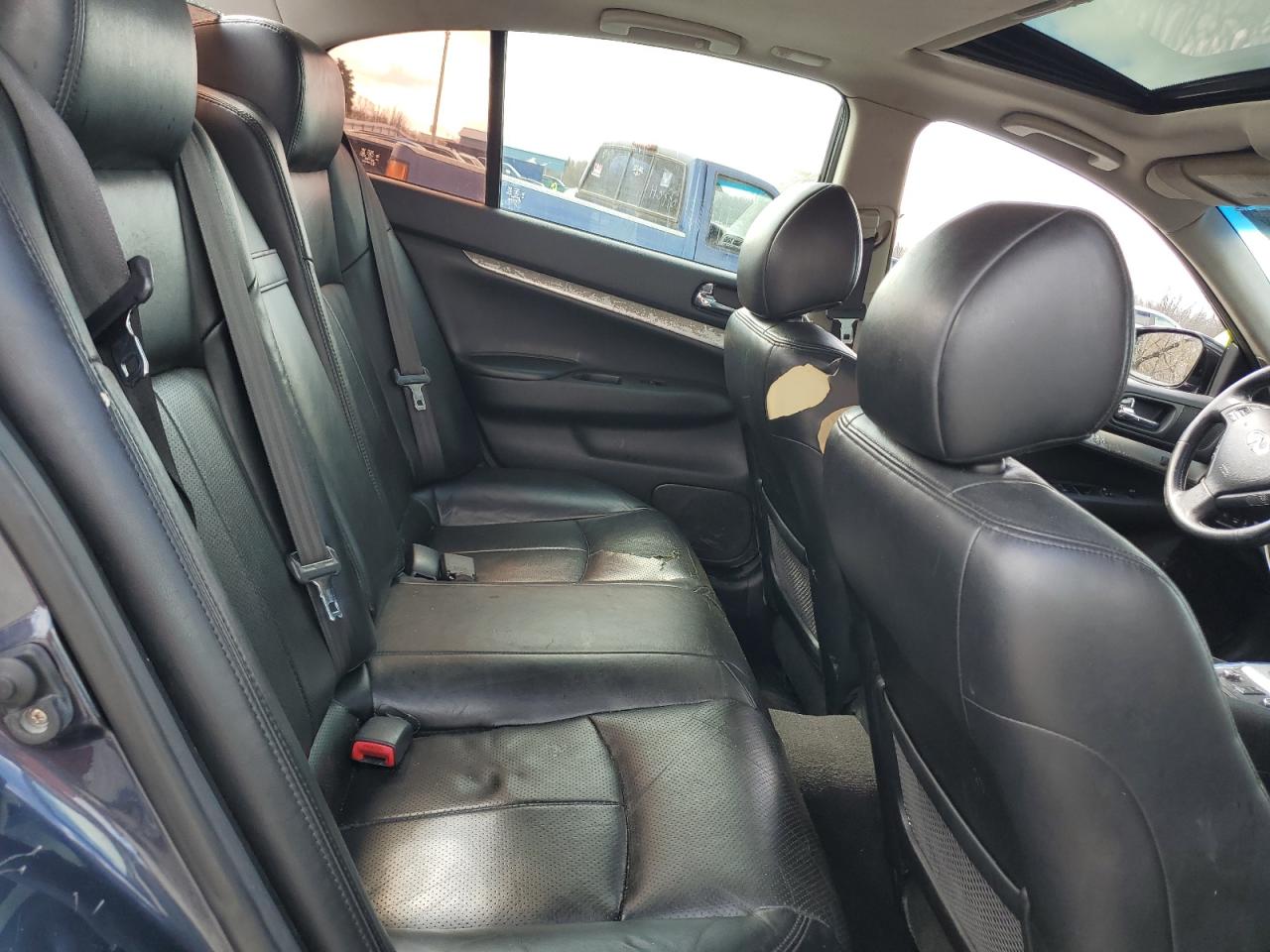 2011 Infiniti G - Image 11