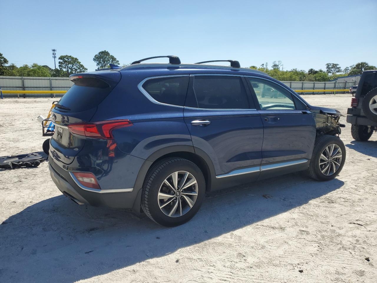2020 Hyundai Santa Fe - Image 3