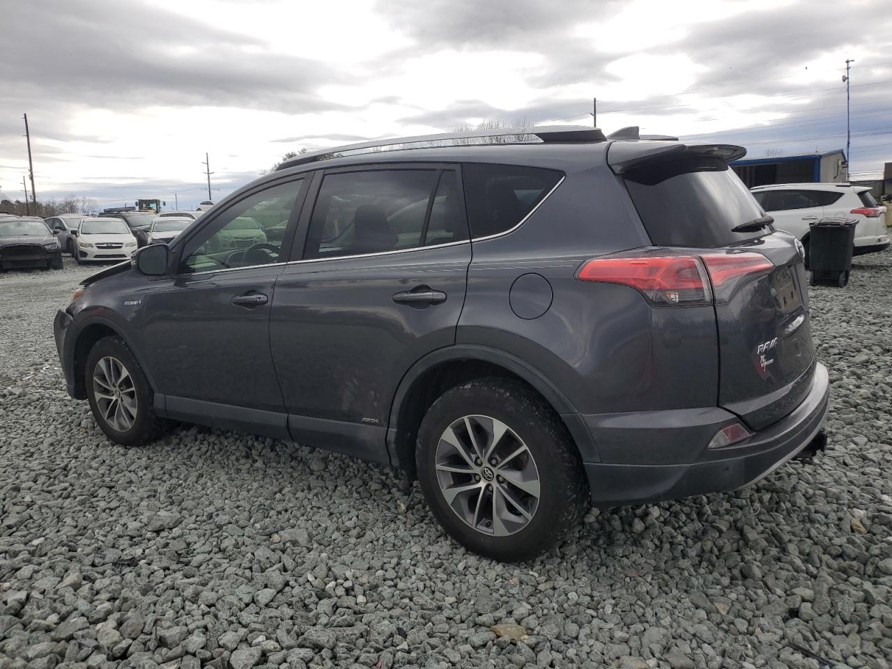 2017 Toyota RAV 4 - Image 2