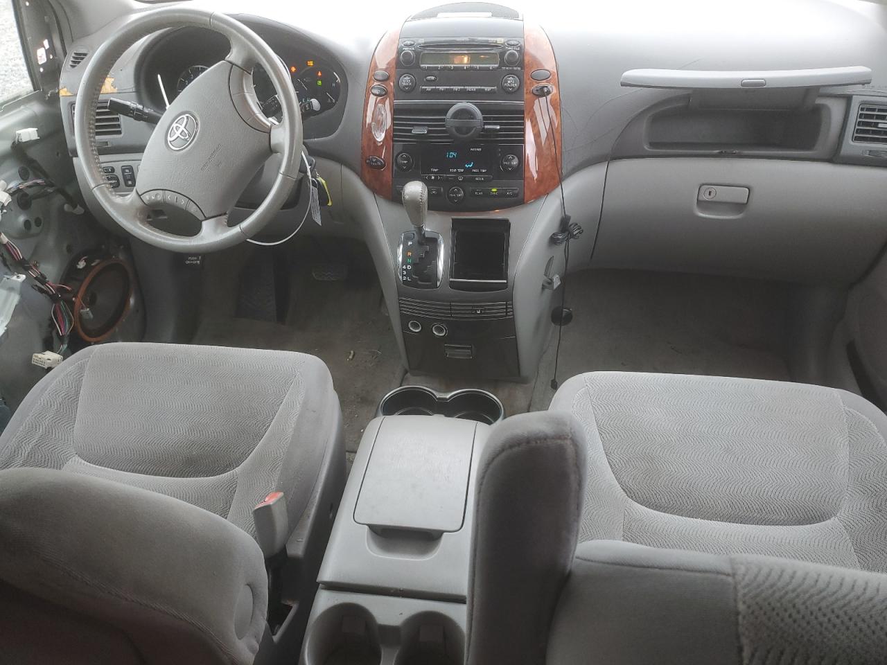 2006 Toyota Sienna - Image 8