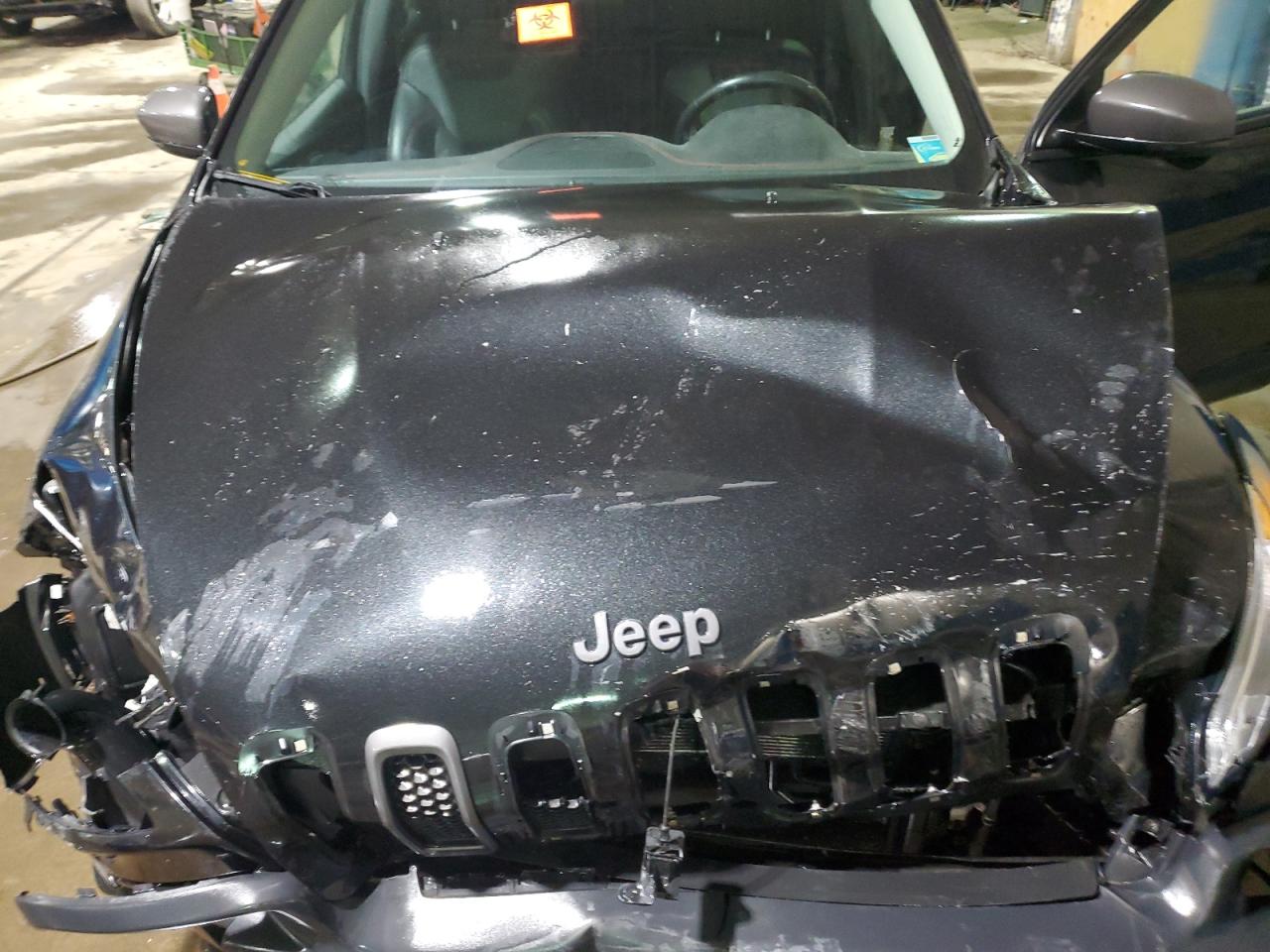 2015 Jeep Cherokee - Image 12