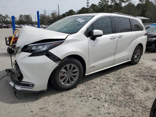 2021 Toyota Sienna Xle