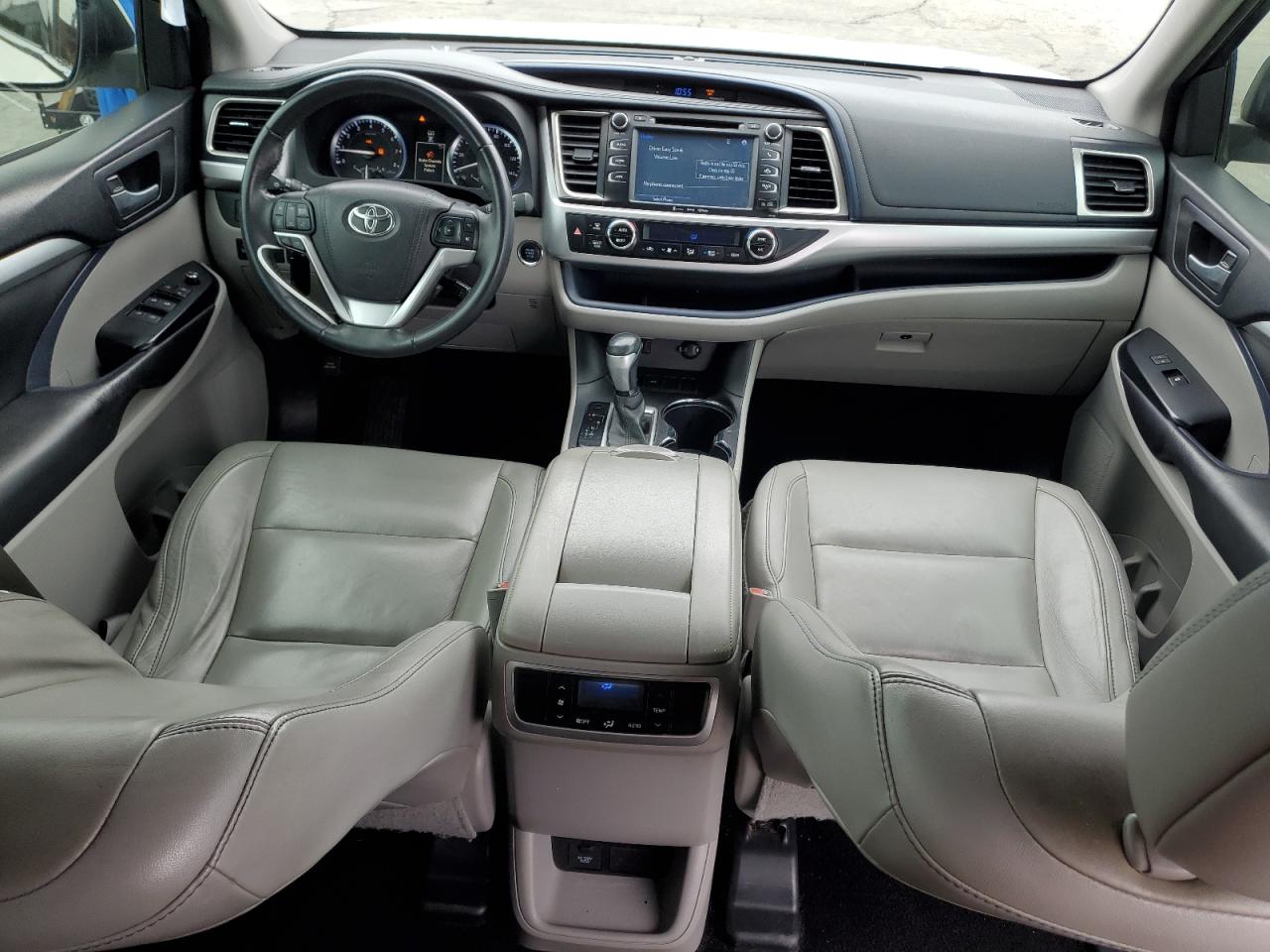 2016 Toyota Highlander - Image 8