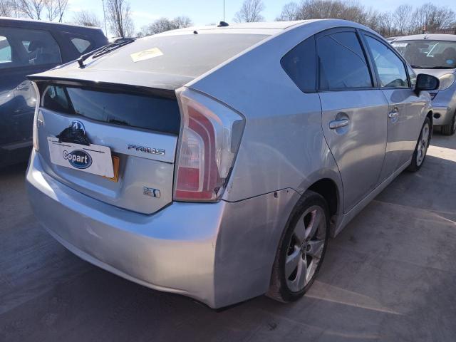 2011 TOYOTA PRIUS T4 V