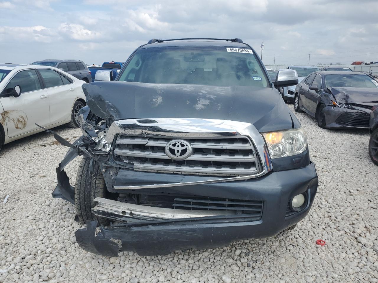 2010 Toyota Sequoia - Image 5