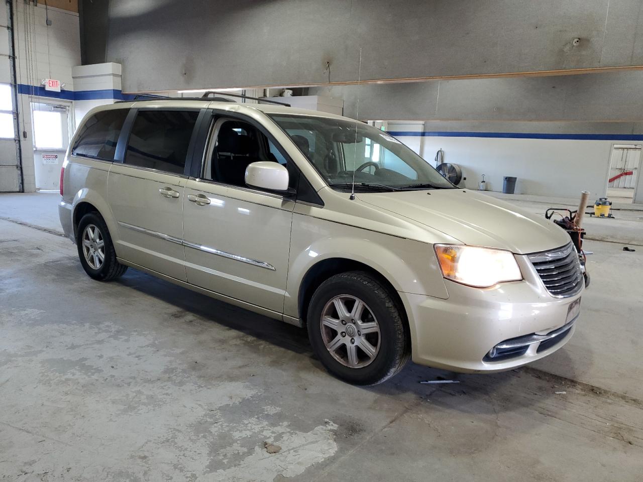 2011 Chrysler Town & Country - Image 4