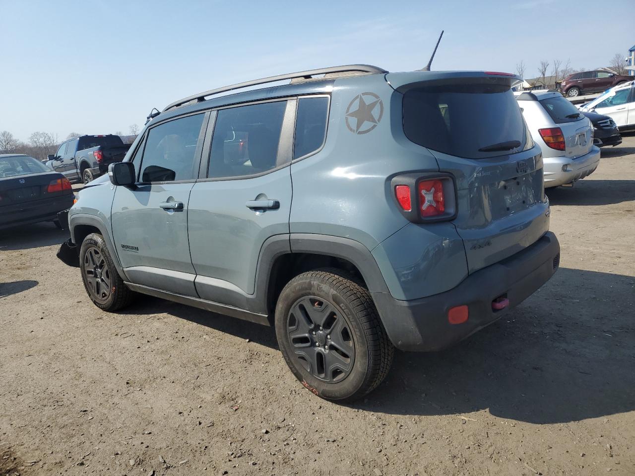 2017 Jeep Renegade - Image 2