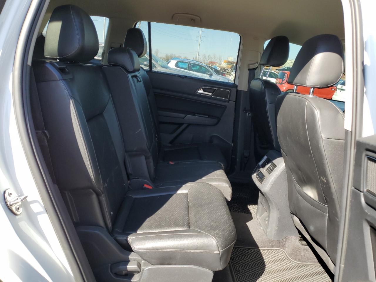 2018 Volkswagen Atlas - Image 11