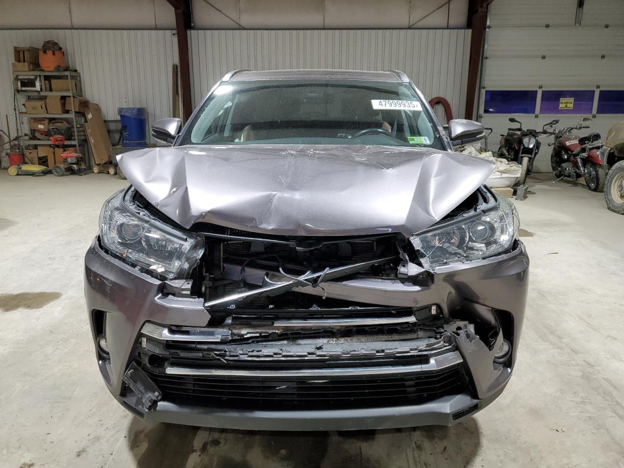 2019 Toyota Highlander - Image 5
