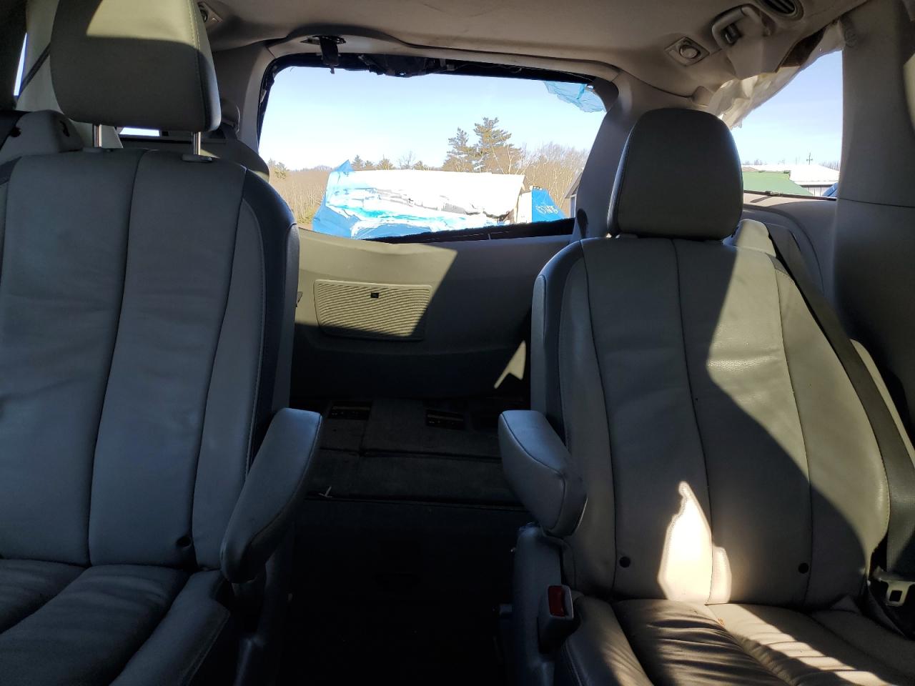 2014 Toyota Sienna - Image 10