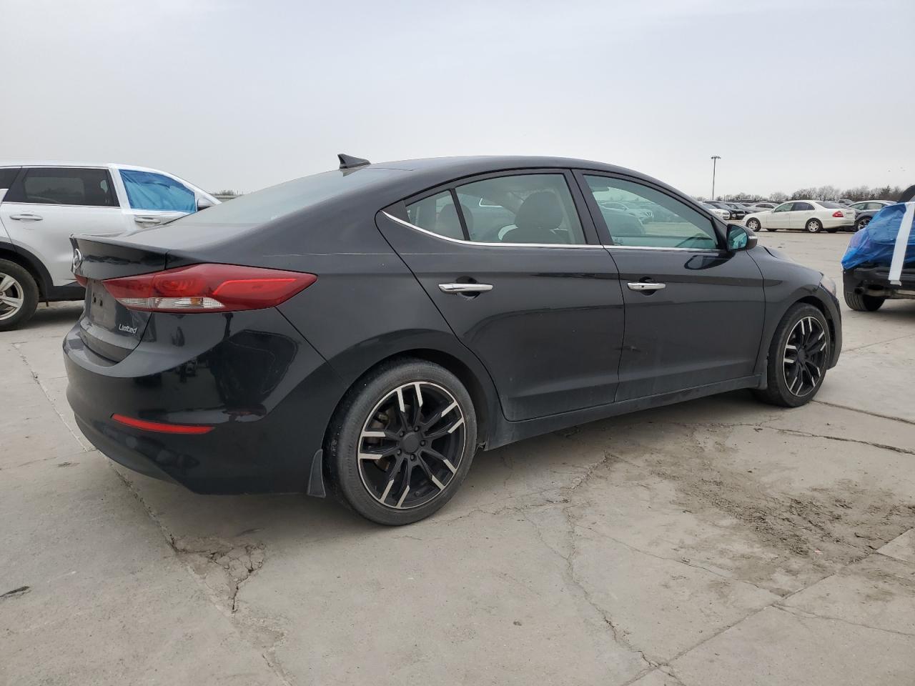 2017 Hyundai Elantra - Image 3