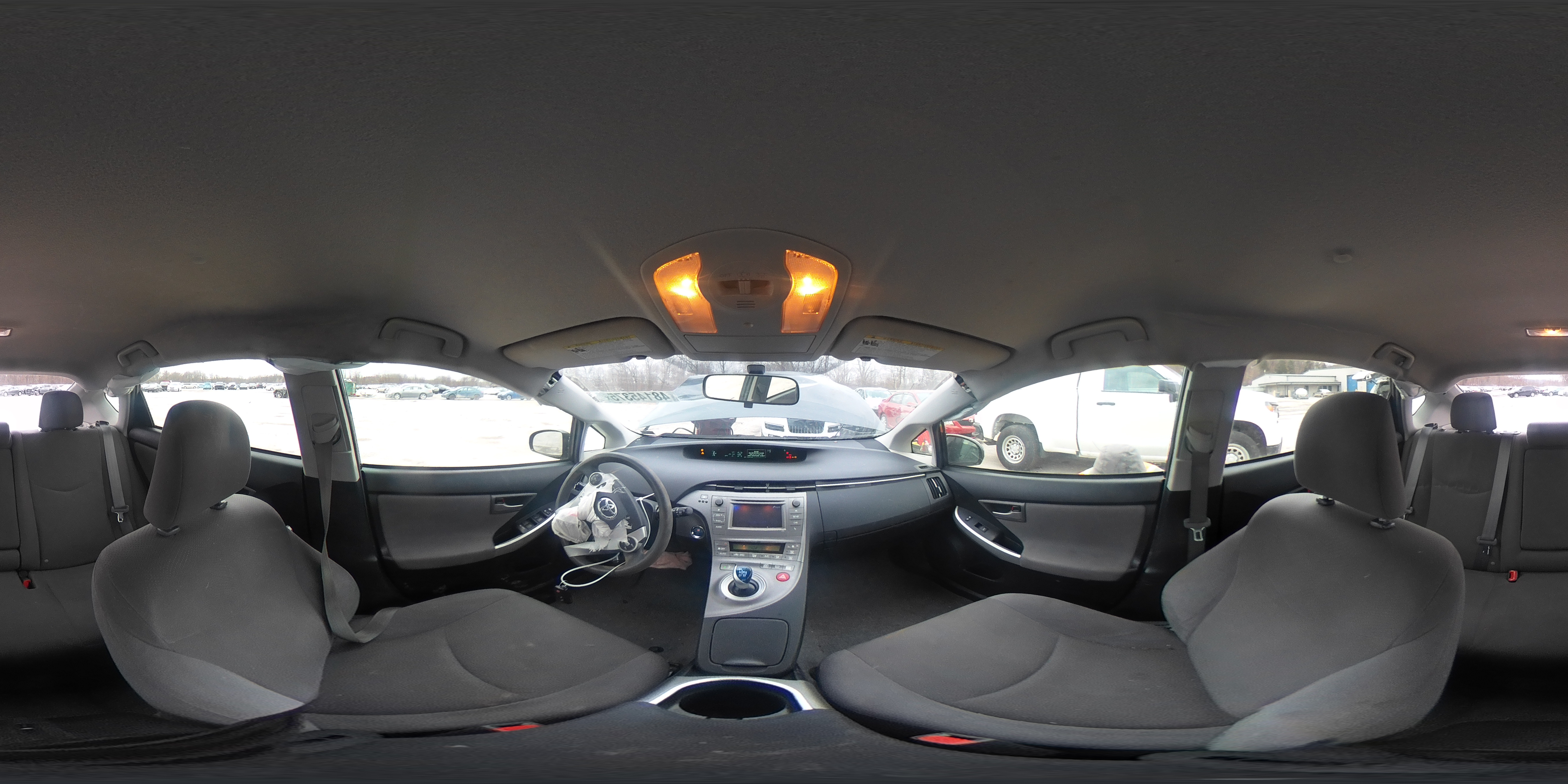2015 Toyota Prius - Image 13