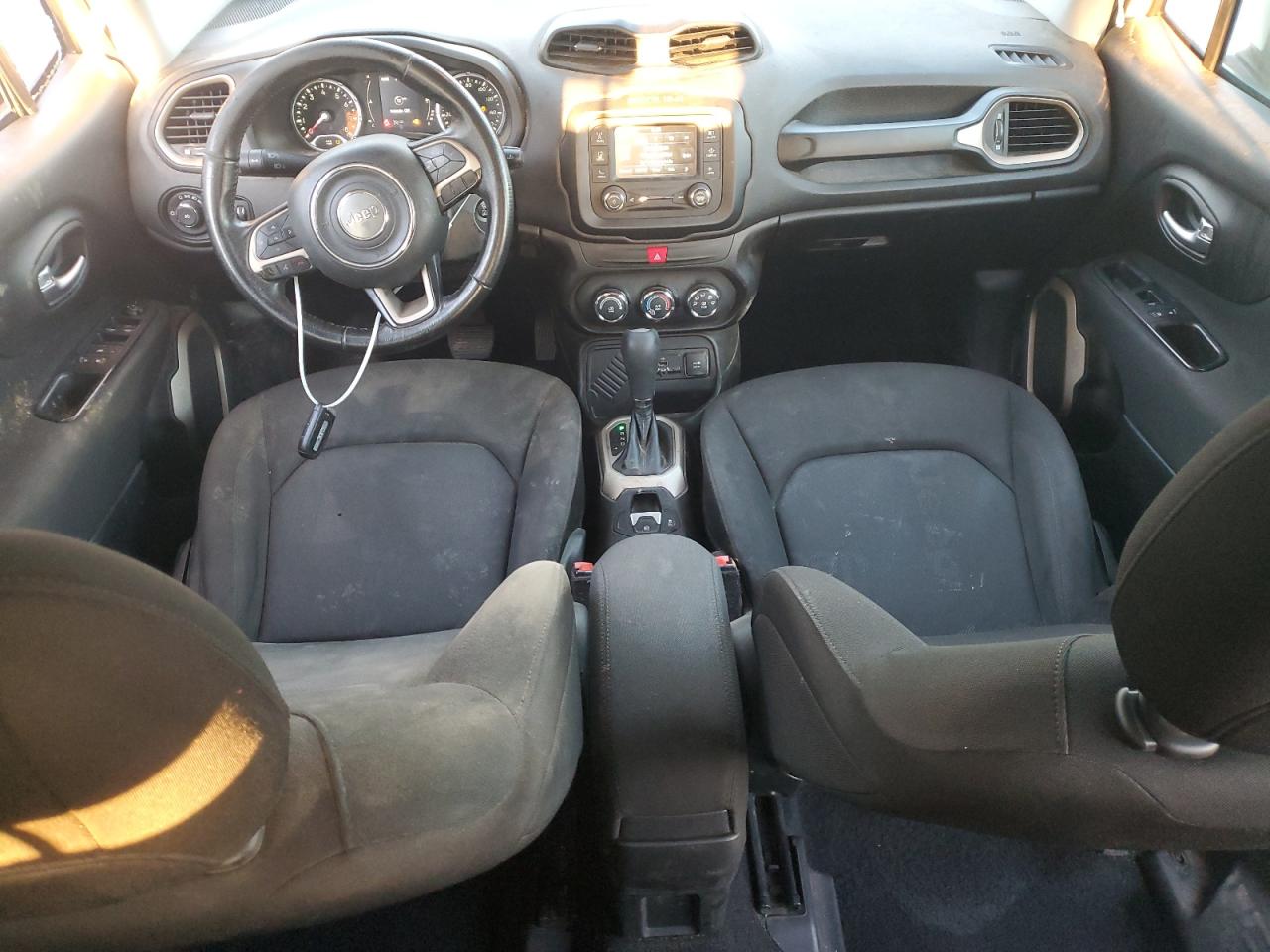 2017 Jeep Renegade - Image 8