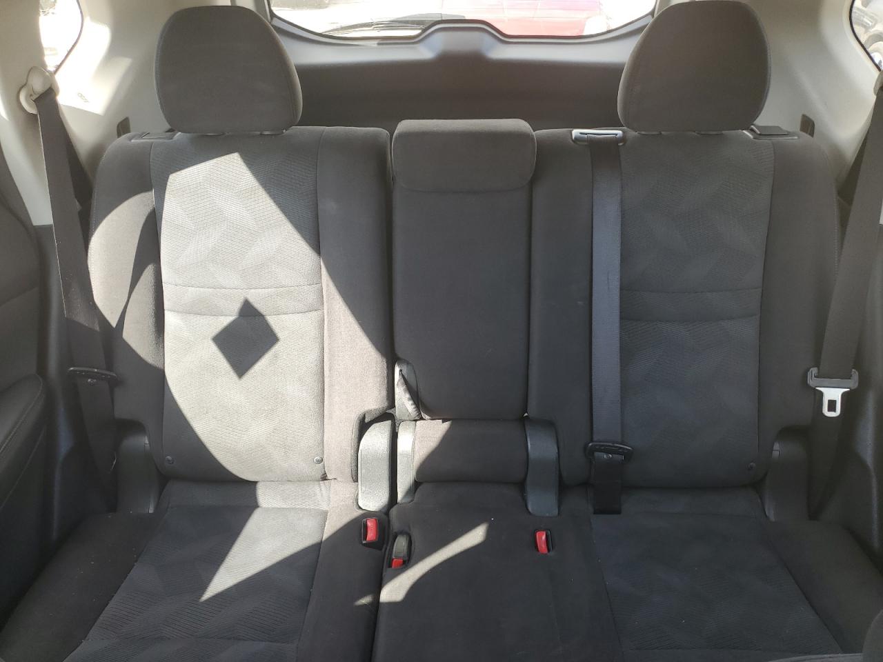 2015 Nissan Rogue - Image 10