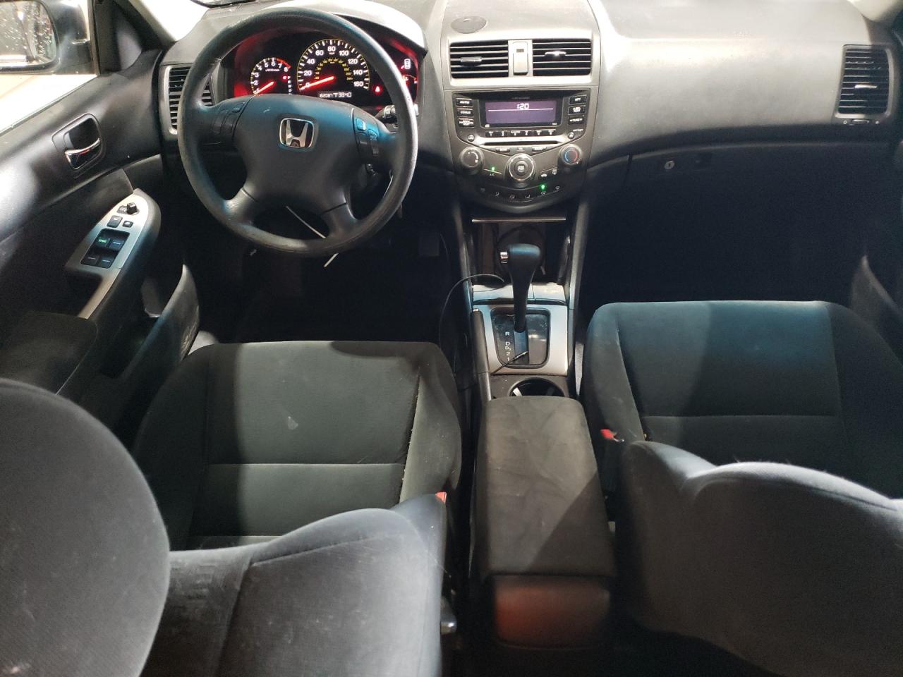 2004 Honda Accord - Image 8