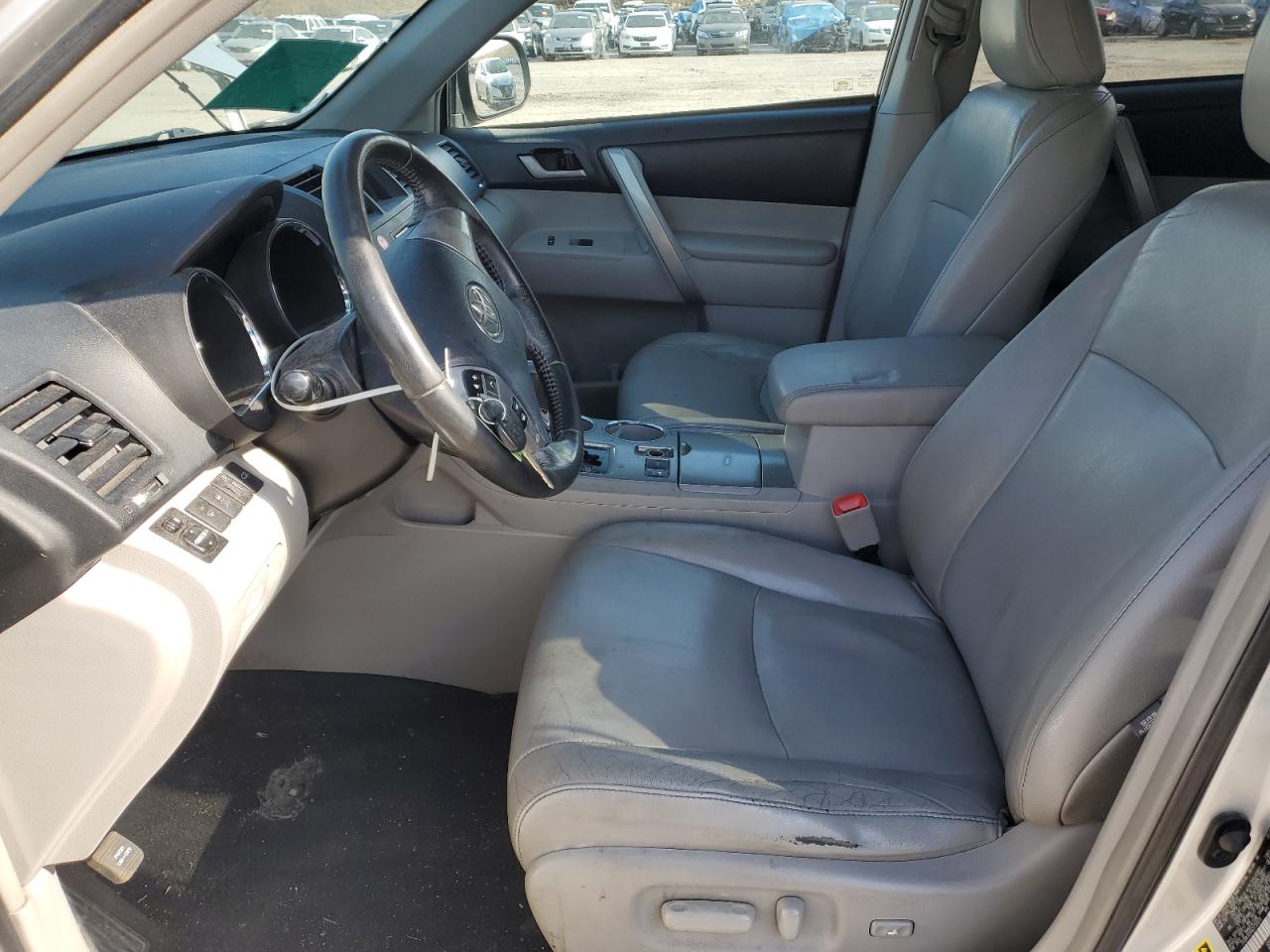 2012 Toyota Highlander - Image 7