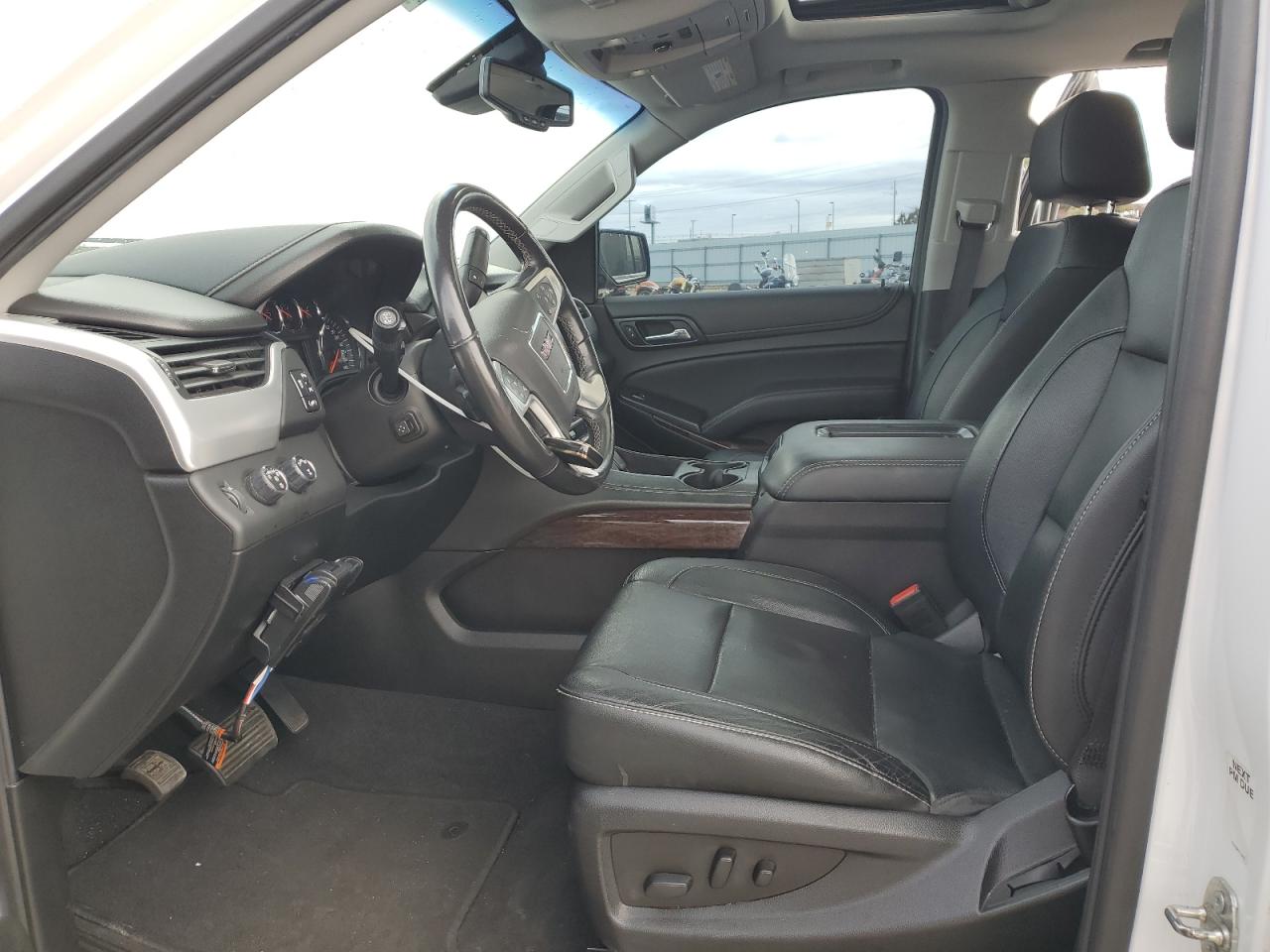 2020 GMC Yukon - Image 7
